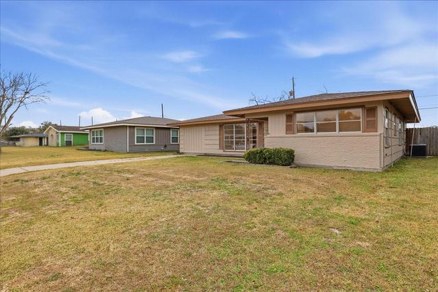 1520 Longhorn Avenue, Orange, TX 77630