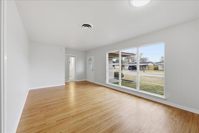 1520 Longhorn Avenue, Orange, TX 77630