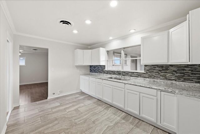 1520 Longhorn Avenue, Orange, TX 77630