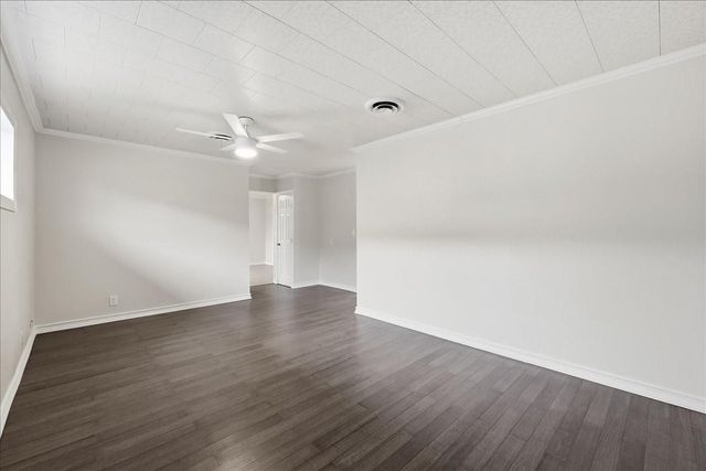 1520 Longhorn Avenue, Orange, TX 77630