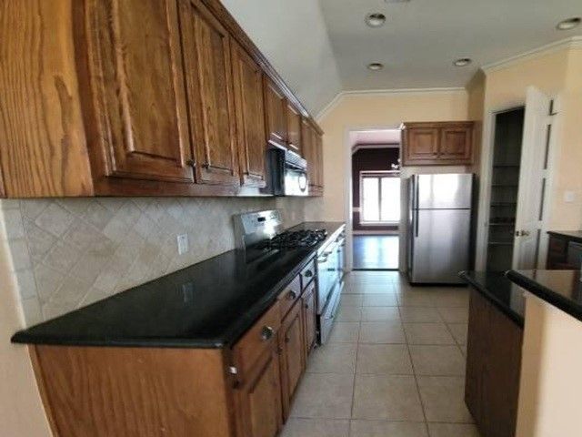609 Green Apple Drive, Garland, TX 75044