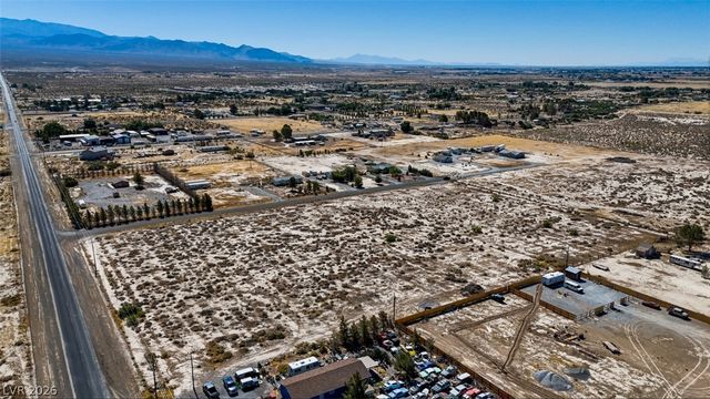 1940 North Saddle Horn Lane, Pahrump, NV 89060