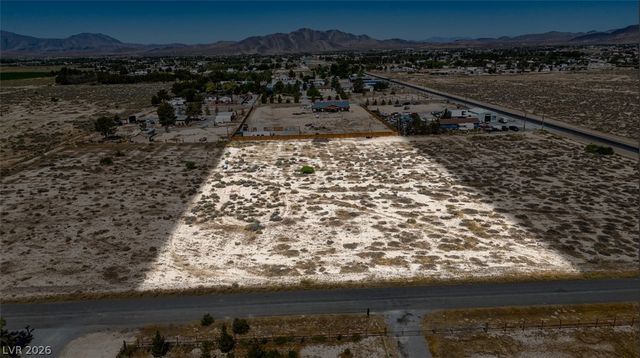 1940 North Saddle Horn Lane, Pahrump, NV 89060