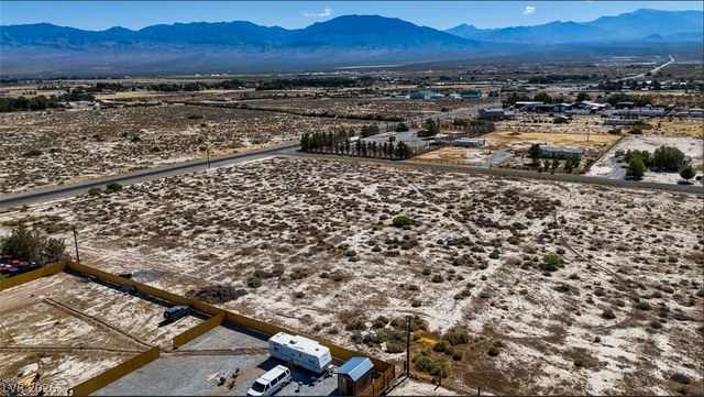 1940 North Saddle Horn Lane, Pahrump, NV 89060