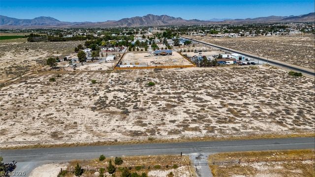 1940 North Saddle Horn Lane, Pahrump, NV 89060