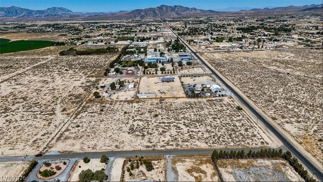1940 North Saddle Horn Lane, Pahrump, NV 89060