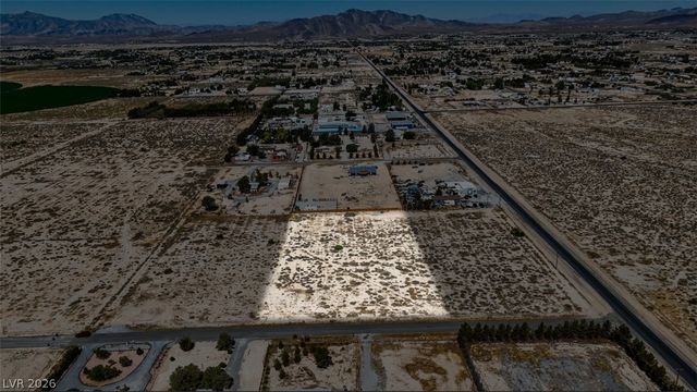 1940 North Saddle Horn Lane, Pahrump, NV 89060