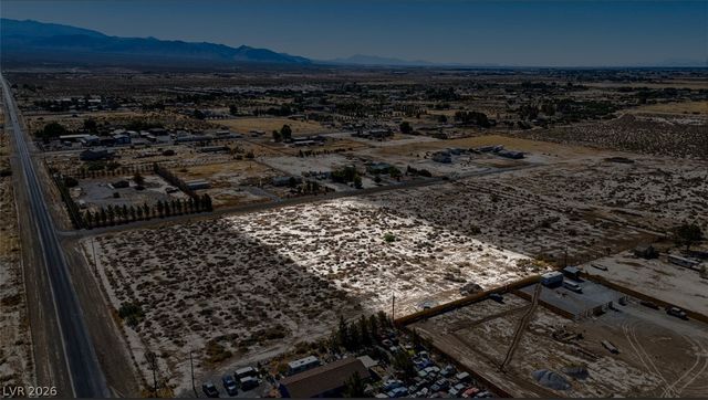 1940 North Saddle Horn Lane, Pahrump, NV 89060