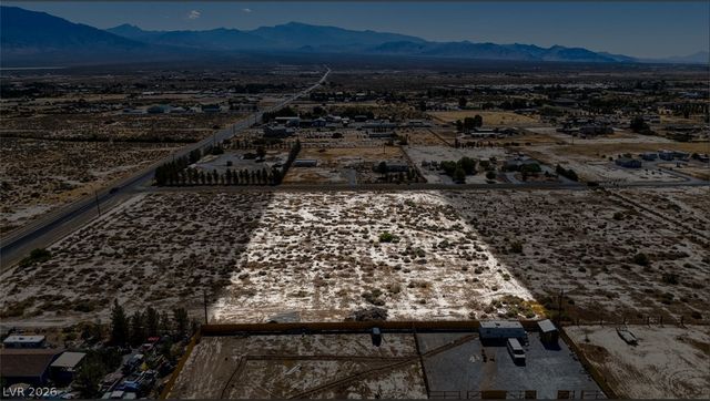 1940 North Saddle Horn Lane, Pahrump, NV 89060