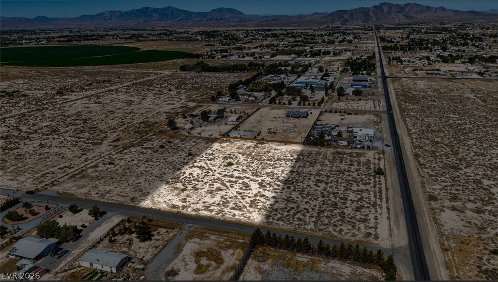 1940 North Saddle Horn Lane, Pahrump, NV 89060