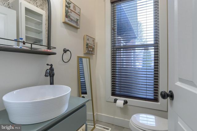 140 S 8TH ST, Lebanon, PA 17042