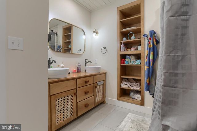 140 S 8TH ST, Lebanon, PA 17042