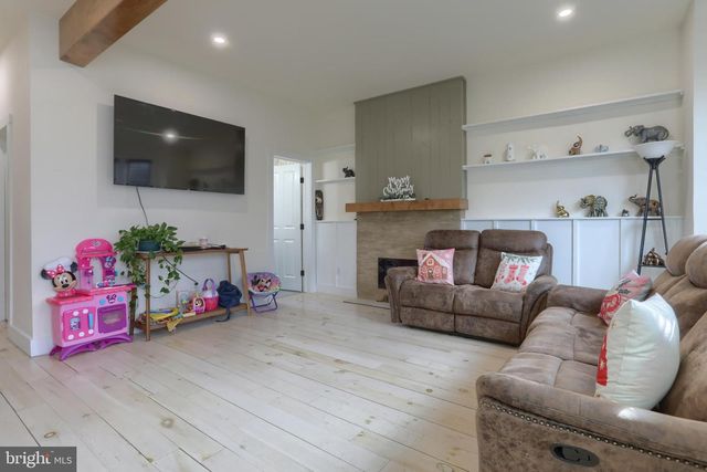 140 S 8TH ST, Lebanon, PA 17042