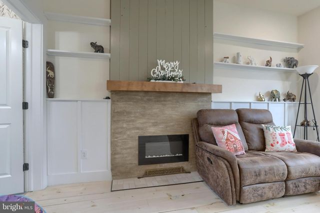 140 S 8TH ST, Lebanon, PA 17042