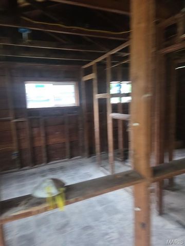 10117 Earl Drive, St Louis, MO 63136