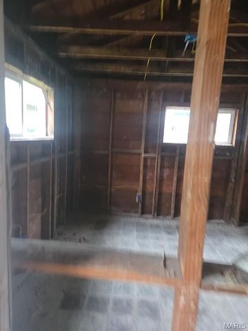10117 Earl Drive, St Louis, MO 63136