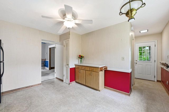 2205 N 71st STREET, Wauwatosa, WI 53213