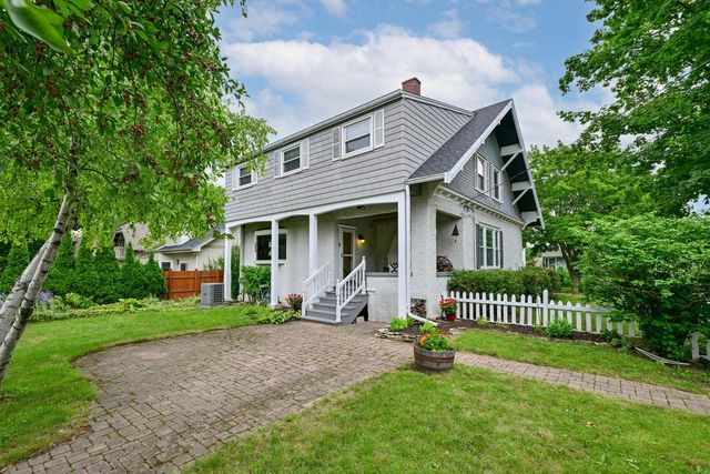 2205 N 71st STREET, Wauwatosa, WI 53213