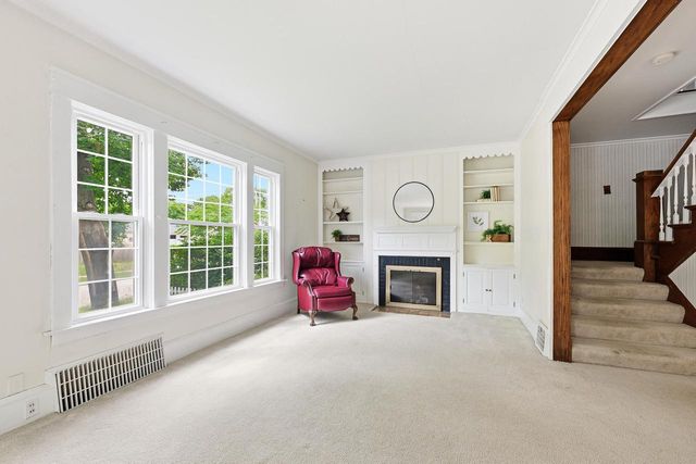 2205 N 71st STREET, Wauwatosa, WI 53213
