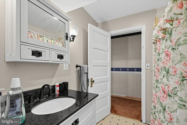 220 ORLEMANN AVE, Oreland, PA 19075