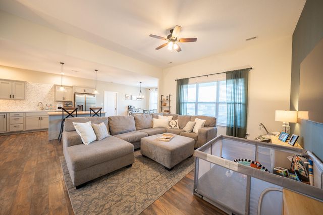 5971 W TAMARACK DR, Columbia, MO 65203