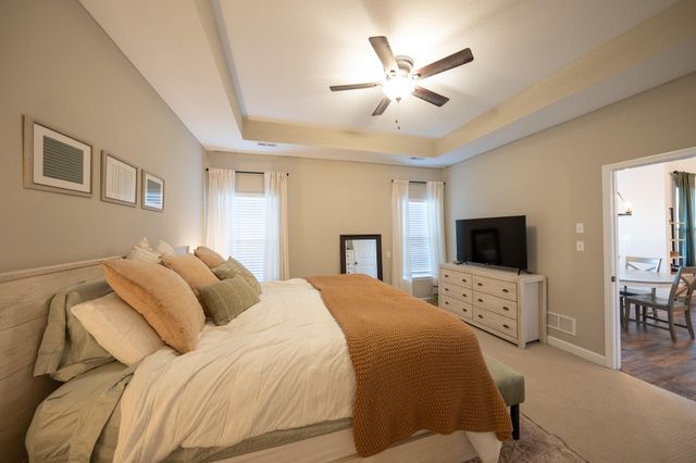 5971 W TAMARACK DR, Columbia, MO 65203