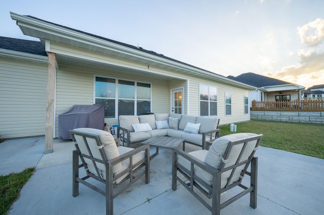 5971 W TAMARACK DR, Columbia, MO 65203