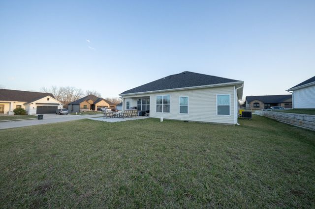 5971 W TAMARACK DR, Columbia, MO 65203