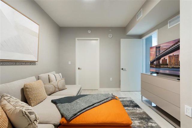330 Sunny Isles Blvd 5-1404, Sunny Isles Beach, FL 33160