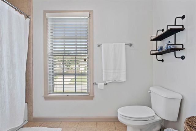 108 AUTUMN GLEN Drive, Woodstock, GA 30188