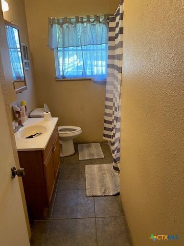 711 Hybiscus Lane, Victoria, TX 77904