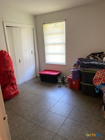 711 Hybiscus Lane, Victoria, TX 77904