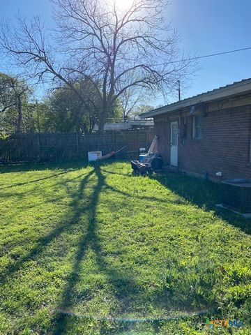 711 Hybiscus Lane, Victoria, TX 77904