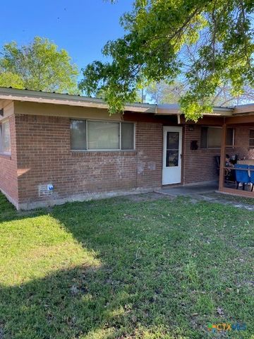 711 Hybiscus Lane, Victoria, TX 77904