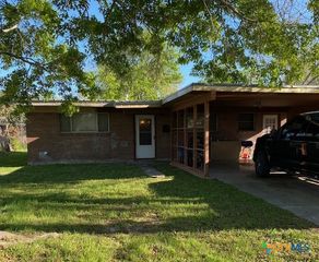 711 Hybiscus Lane, Victoria, TX 77904