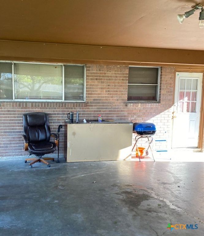 Image 3 of property listing at 711 Hybiscus Lane, Victoria, TX 77904