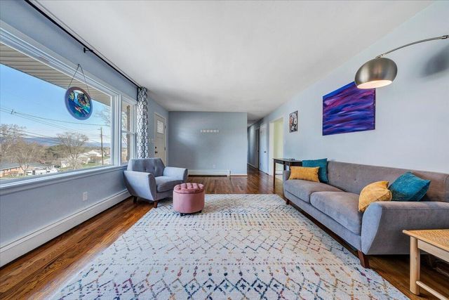 2771 Hillbrook DR, Roanoke, VA 24018