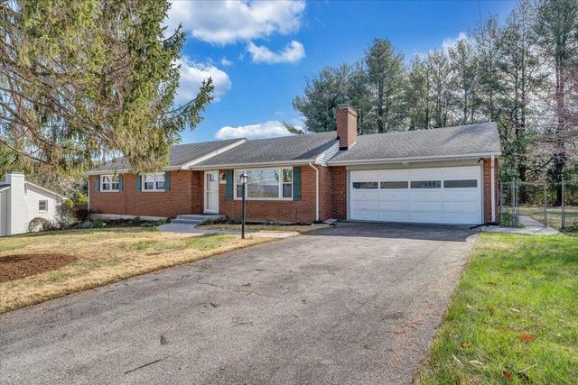 2771 Hillbrook DR, Roanoke, VA 24018