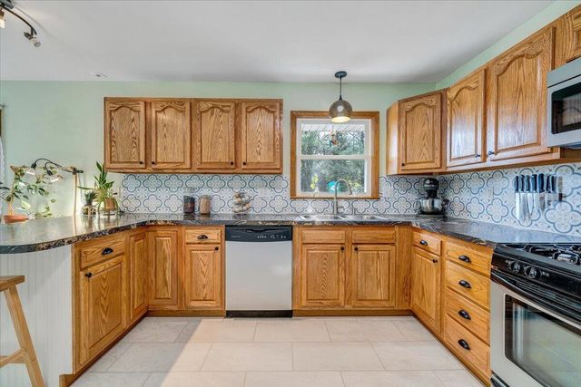 2771 Hillbrook DR, Roanoke, VA 24018