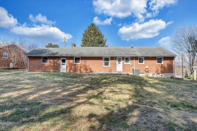 2771 Hillbrook DR, Roanoke, VA 24018