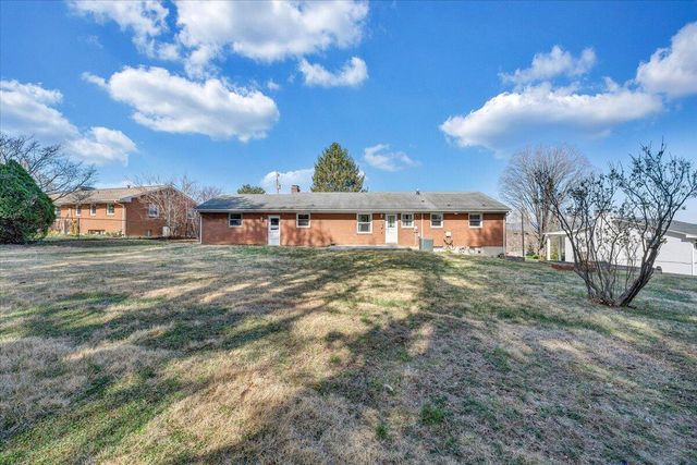 2771 Hillbrook DR, Roanoke, VA 24018