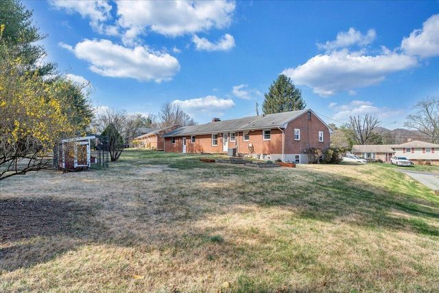 2771 Hillbrook DR, Roanoke, VA 24018