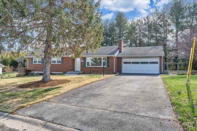 2771 Hillbrook DR, Roanoke, VA 24018