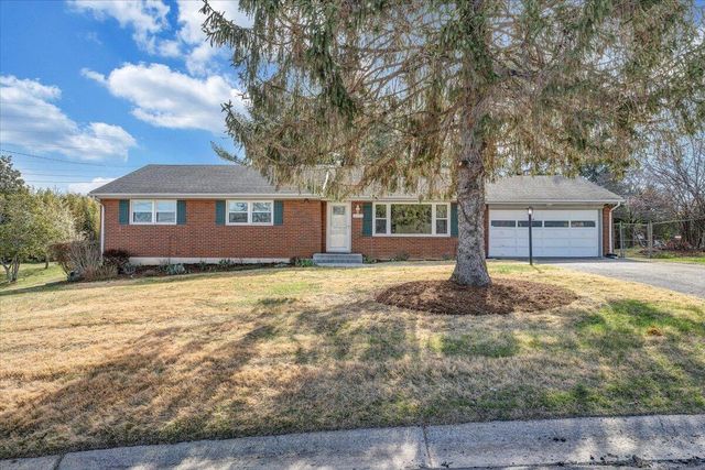 2771 Hillbrook DR, Roanoke, VA 24018