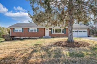 2771 Hillbrook DR, Roanoke, VA 24018