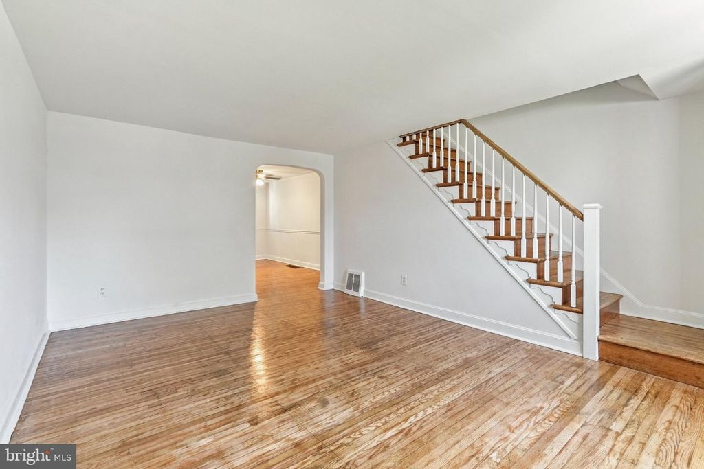 1023 MINDEN LN, DARBY, PA 19023 — photo 5
