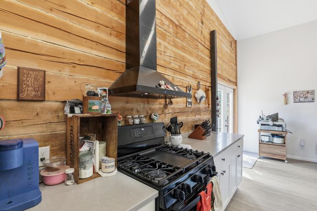 1455 Colonial Way, Newport, WA 99156