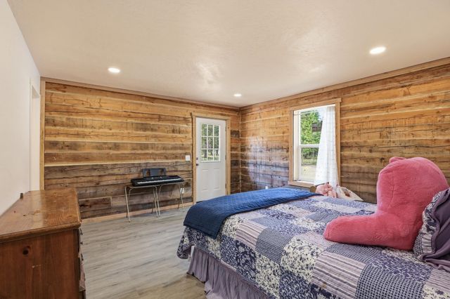 1455 Colonial Way, Newport, WA 99156