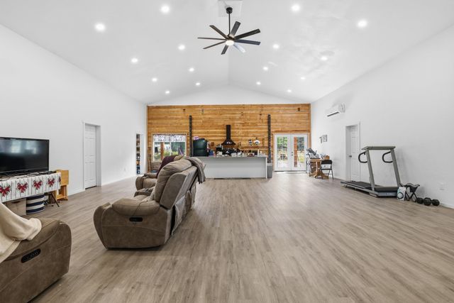 1455 Colonial Way, Newport, WA 99156