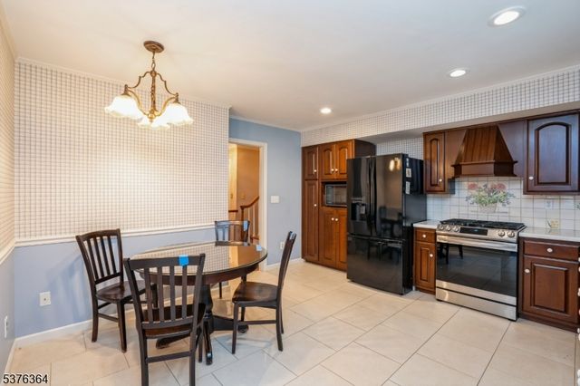 54 Chimney Ridge Dr, Morris Twp., NJ 07960